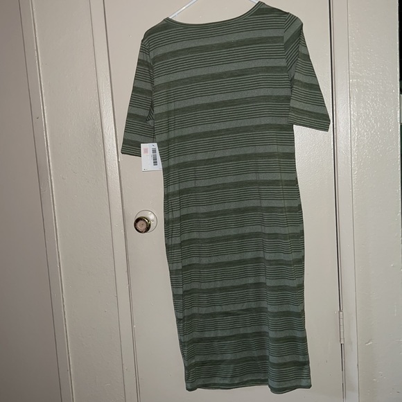 🌼FOR BUNDLE ONLY🌼LuLaRoe T-shirt Dress - Picture 3 of 8
